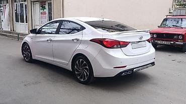 masin baqaji: Hyundai Elantra: 1.6 l | 2014 il Sedan — 4