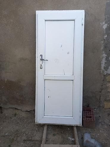 PVC qapı – ağ rəng - Material: PVC profildən hazırlanmış, içi panellə