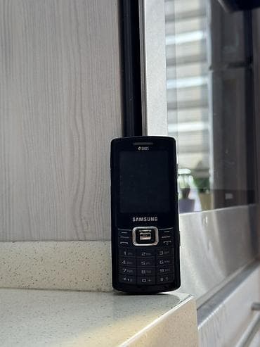 philips xenium x519: Samsung C5212 Duos, rəng - Qara, İki sim kartlı — 2