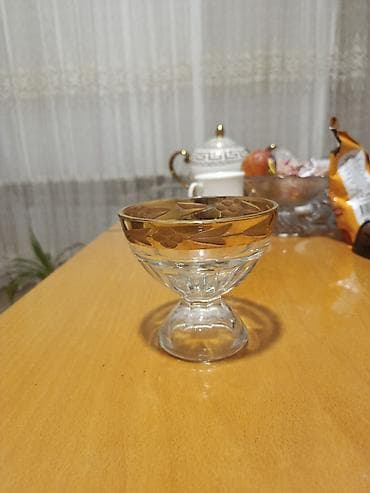 su qablar: Tort və şiriniyyat qabı, rəng - Qızılı, Şüşə, SSRİ — 2