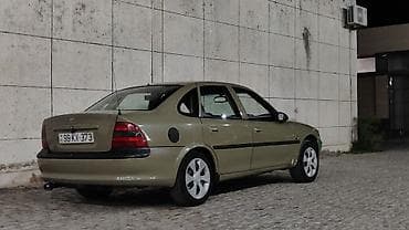 passat b5 ekran: Opel Vectra: 1.8 l | 1996 il Sedan — 3