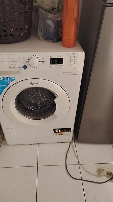 Indesit ön yükleməli paltaryuyan maşın - Model: Indesit (ön tərəfdən