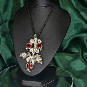 золотые комплекты с бриллиантами в баку: Кулон — 4