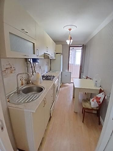 bərdədə ev: 4 mik Ecemi metrosu yaxinligi bina evi 9/2 mertebesi 2 otaq ewyali — 2