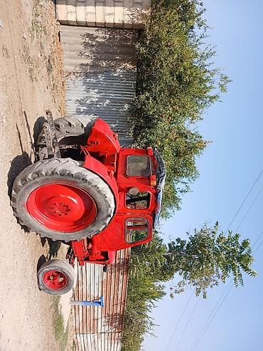 car parking 06 modu: Traktor T40, 1982 il, 40 at gücü, motor 1.5 l, İşlənmiş — 2