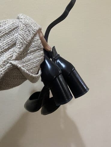 ботильоны на каблуке: Qadın ayaqqabısı – qara rəngdə, qalın topuqlu - Model: burnu iti — 2