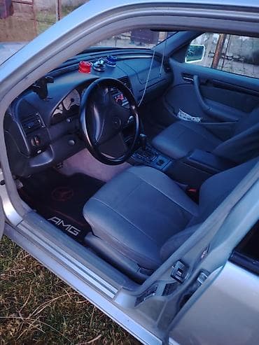 prius qapi: Model: Mercedes-Benz C-sinfi sedan (W202) Kuzov: 4 qapı, gümüşü rəng — 10