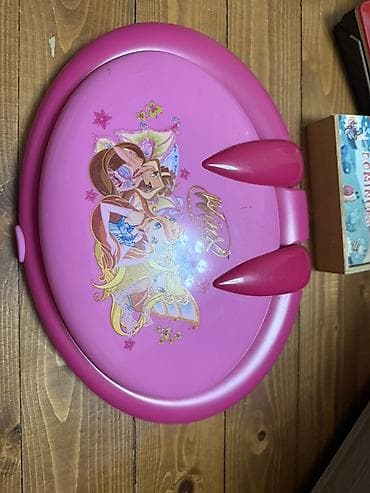 18 oyuncaqlar: Winx Club uşaq tədris noutbuku (Yaygan Group, təxminən 2009) - Rəng — 2