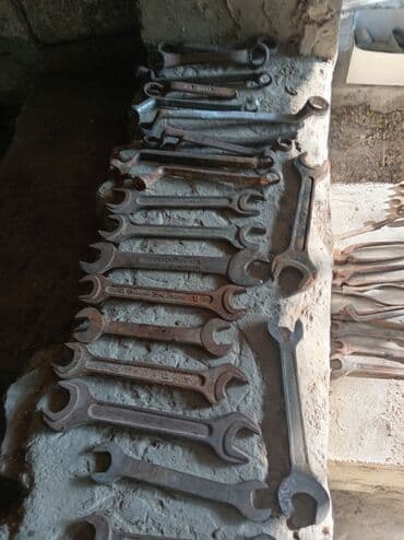 kəsici: Mexaniki alətlər dəsti – müxtəlif ölçülü açarlar və əl alətləri — 1