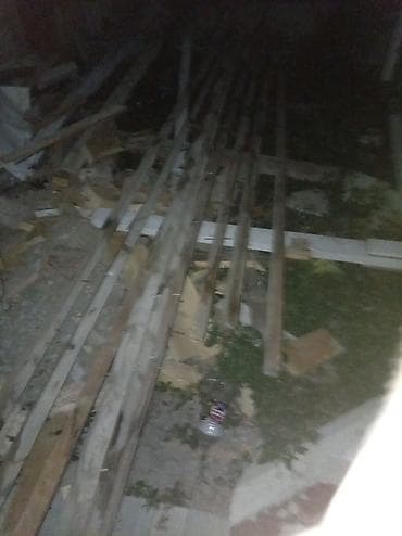 a frame ev tikintisi: Taxta materialı – uzun lamellər və şalbanlar Təsvir: - Fərqli en və — 1