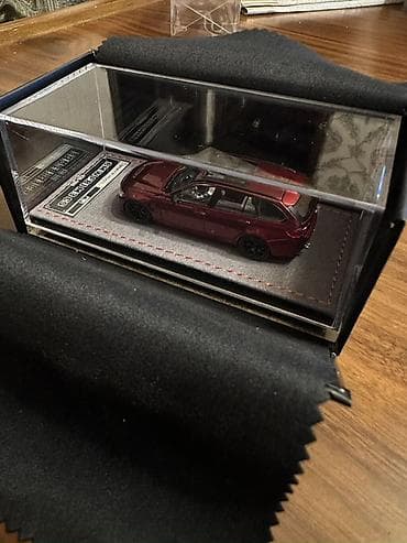 explore viva samokatlar: BMW F81 M3 CS – 1:64 miqyaslı kolleksiya modeli - Marka/model: BMW — 4