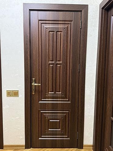 qapi dekoru: İkiqat və tək yaruslu interyer qapıları dəsti - Material: qoz rəngli — 2