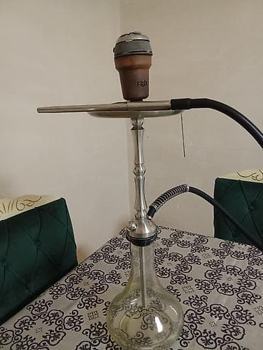 colins bayan mont: Nərgilə dəsti - Şüşə qıflaqlı, geniş boğazlı baza: şəffaf, naxışlı — 1