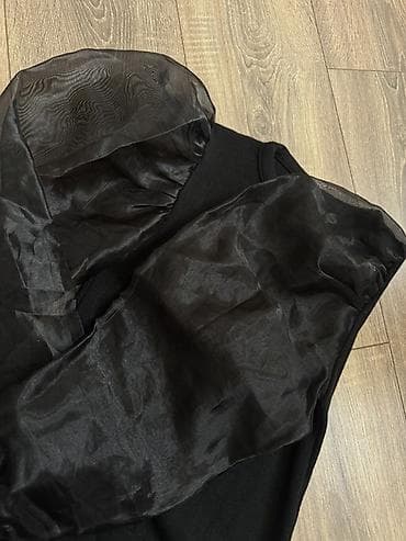 qara almaz: Təcili satılır – qiymətdə endirim olar Qara paltar – puff şifon — 2