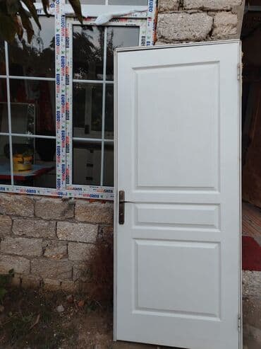 ag qapilarin qiymeti: Ağ rəngli giriş/otaq qapısı - Material: MDF/taxta əsaslı panel, hamar — 1