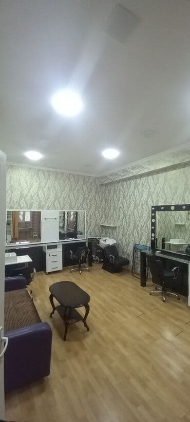 obyekt salon: Gözəllik salonu üçün nəzərdə tutulmuş bu dəstə işıqlı makiyaj masası — 9