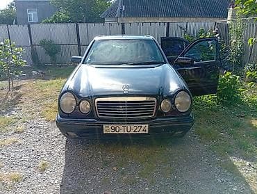 Mercedes-Benz E 240: 2.4 l | 1999 il Sedan — 1