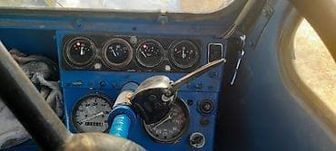 neon isiq: MTZ traktoru + Tınaz disklı otbiçən qoşqu Xüsusiyyətlər: - MTZ — 2