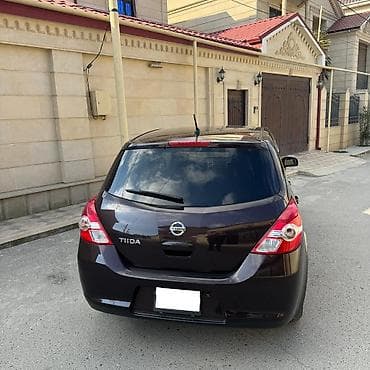 vaz on şuşə: Nissan Tiida: 1.5 l | 2011 il Hetçbek — 7