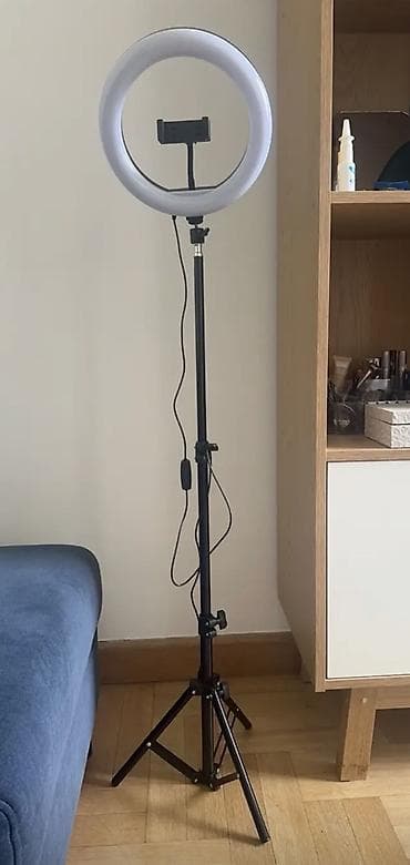 video reqistrator: Led işıq tripodla birlikdə 35 AZN Tripod led işıqla 1.5 metrə qədər — 1