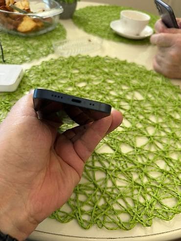 wp iphone: IPhone 13 mini — 6