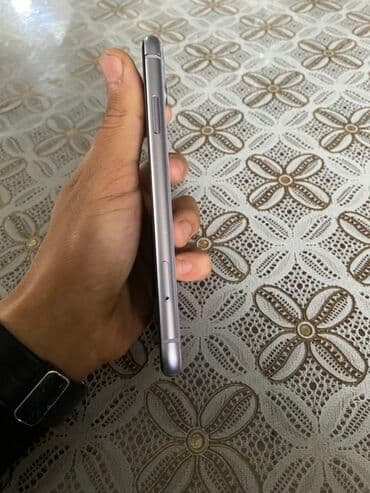 телефон fly мигает: IPhone 11, Белый, Face ID — 4