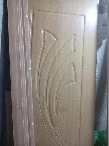 İç qapı paneli – taxta teksturalı, açıq fındıq rəngdə - Material