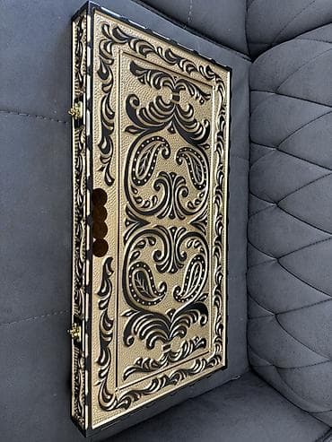Нарды: Zərif naxışlı nərd dəsti - Material: Ağac əsaslı korpus, qara-qızılı — 2