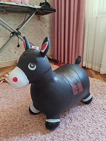 uşaqlar ucun: Yenidir uwaq hec demek olar oturmadi. oxuyur calir — 1