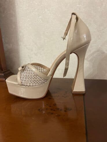 зеленые туфли: Туфли, Размер: 37, цвет - Бежевый, Б/у — 4