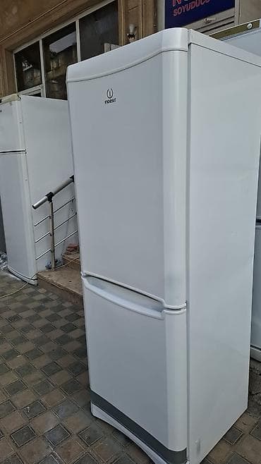 2 qapılı Indesit Soyuducu Satılır, rəng - Ağ