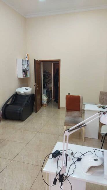 xırdalanda obyekt icarə: Ehmedli metrosunun yaninda 19 mertebeli binanin 1 ci mertebesi temirli — 7