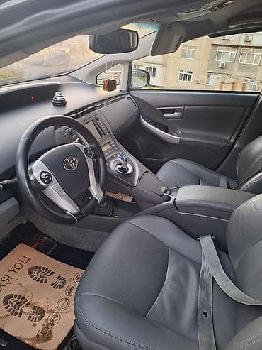 qalmaq şərti ilə prius: Toyota Prius: 1.8 l | 2010 il Hetçbek — 7
