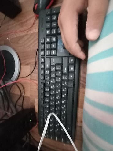 3g 4g modem: Stolüstü kompüter seti Tərkibi: - Sistem bloku: HP (qara korpus, ön — 3
