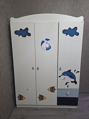 madeyra paltar dolabi: Oğlan və qız üçün, İşlənmiş, 3 qapılı, Açılan, Düz dolab — 1