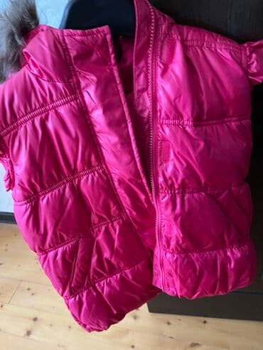 uşaqlar üçün sinteponlu jiletkalar: Куртка-безрукавка бренда Gap для девочки 4-5 лет — 4