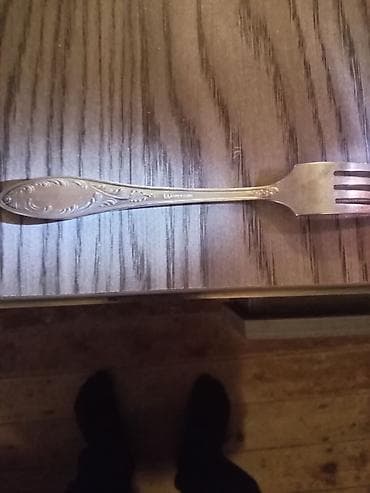 buket sekilleri: Gümüşü rəngli süfrə dəsti – qaşıq və çəngəl komplekti - Tərkib: 6 — 3