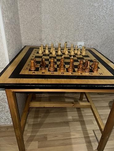 Taxta şahmat masası və fiqurlar dəsti - Material: tam taxta masa üstü — 2