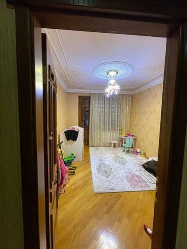 ağ şeher evler: Bakı, Bakıxanov qəs., 4 otaqlı, Köhnə tikili, m. Neftçilər, 120 kv. m — 10