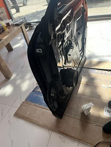 uni z: ChanganQ07 Avtomobil qapısı, qara rəngdə və metal materialdan — 1