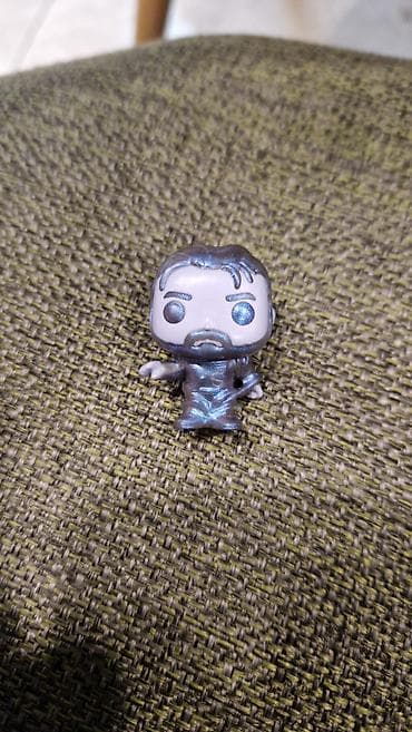 Heykəlciklər: Kolleksiya fiquru – mini vinil/qəlyanaltı oyuncağı.Hopper upside down — 2