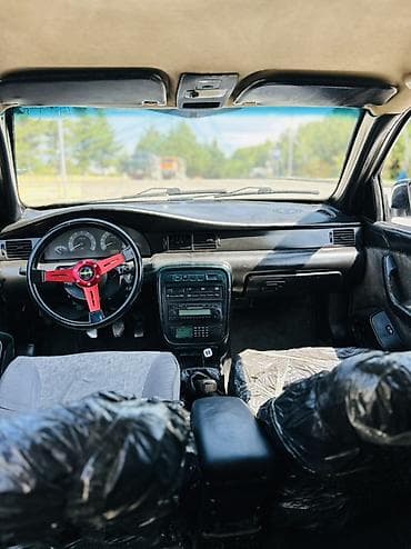 toy guzgusu: Saipa Saba (sedan) – ağ rəngdə, 4 qapılı, 5 yerlik şəhər sedanı — 9