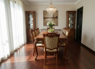 Ev üçün dekor: Stol,8 stul desti 380m satılır Heç bir poblemi yoxdur Ünvan Razin ✨ — 1