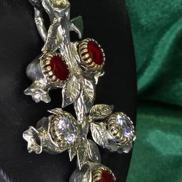 золотые комплекты с бриллиантами в баку: Кулон — 3