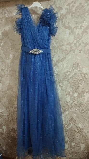 Bir dəfə geyinilib.180 manata alınıb 60 manata satılır.Metrolara lalafo.az -da Bir dəfə geyinilib.180 manata alınıb 60 manata satılır.Metrolara