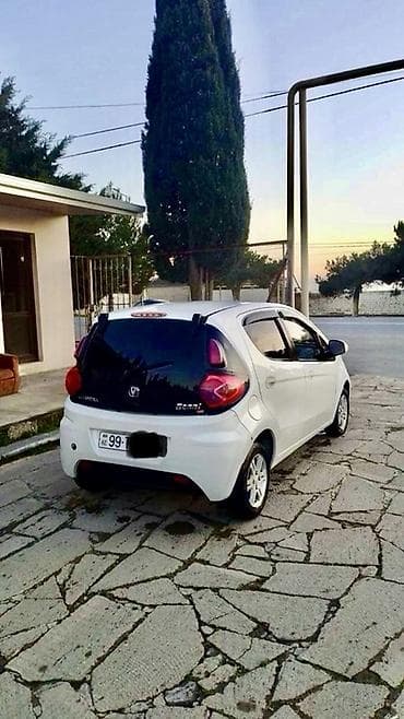 yamaha mator: Changan Benni, ağ rəng, 5 qapılı hetçbek. Salam Maşin yaxsi — 1