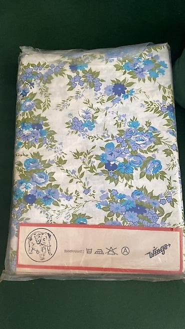 stol uzleri: “Wings” yataq dəsti,sovet vahtinin destidir,45 ilindir; 2 dest — 2