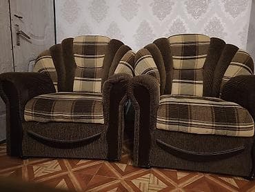kafe divani: Klassik üslubda yumşaq mebel dəsti Ümumi qiymət 150 manat Amma ayrı — 2