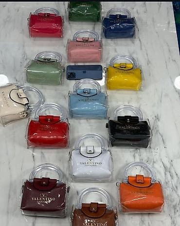 sumkalar 2021: Əl çantası, Valentino — 1
