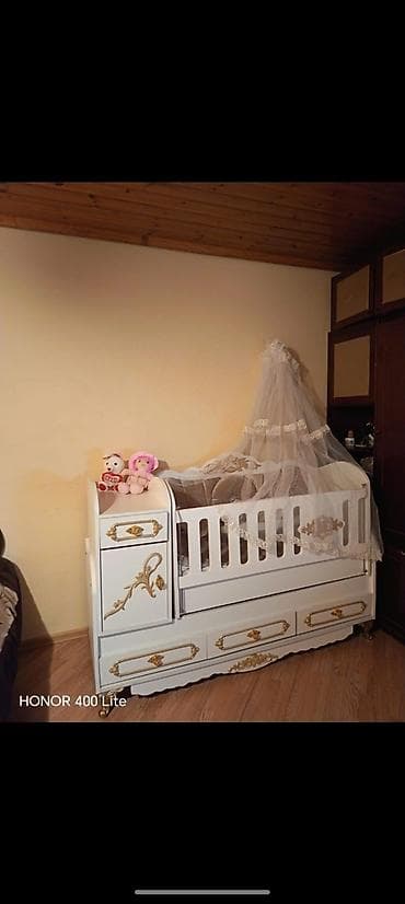 Oğlan və qız üçün, Dördbucaq, Beşik, Dəst ilə, Yellənmə mexanizmsiz lalafo.az -da Oğlan və qız üçün, Dördbucaq, Beşik, Dəst ilə, Yellənmə mexanizmsiz